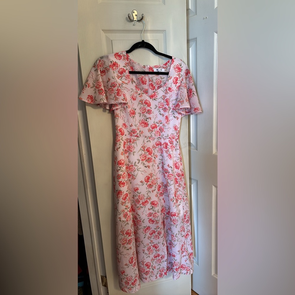 BB Dakota Floral Flutter Sleeve Dress